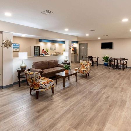 Baymont By Wyndham Biloxi - Ocean Springs Motel Exterior photo