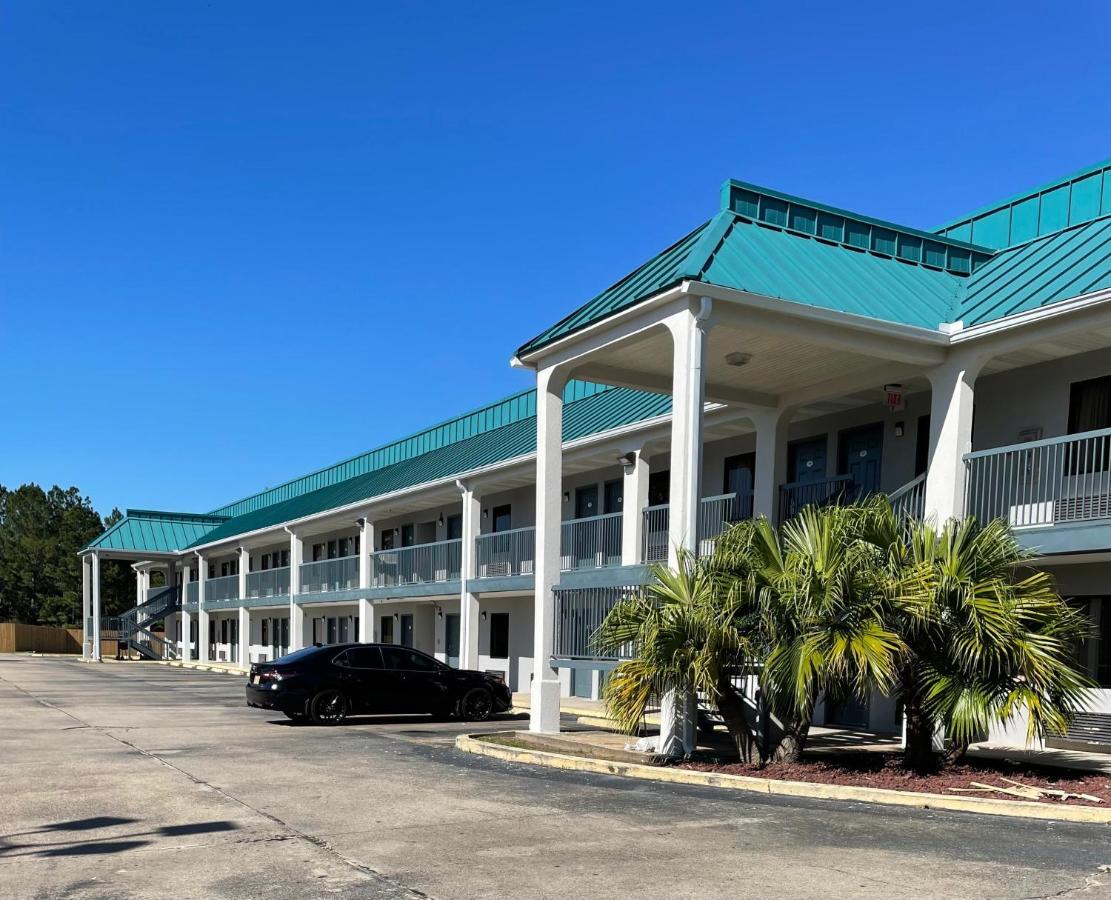Baymont By Wyndham Biloxi - Ocean Springs Motel Exterior photo