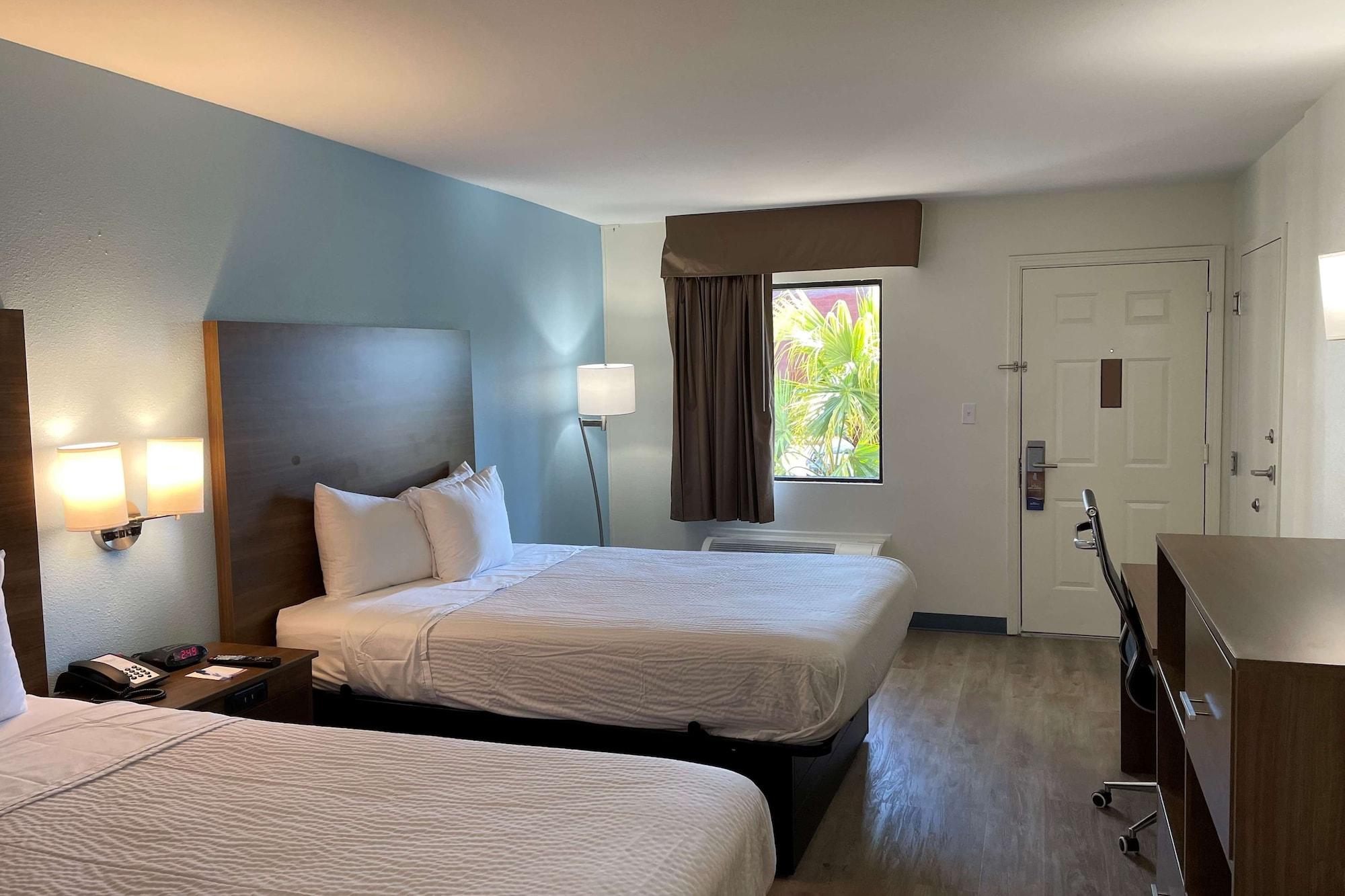 Baymont By Wyndham Biloxi - Ocean Springs Motel Exterior photo