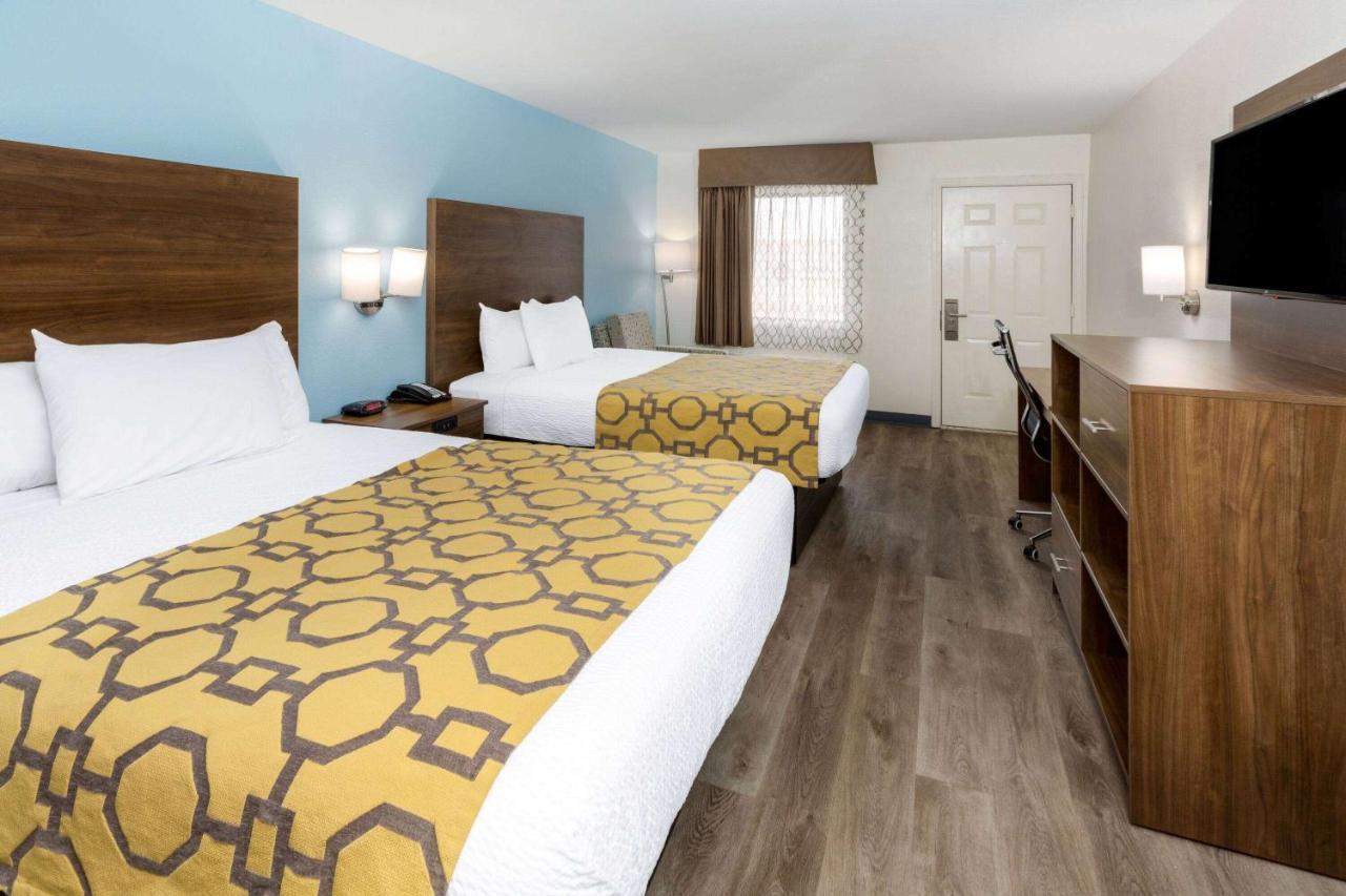 Baymont By Wyndham Biloxi - Ocean Springs Motel Exterior photo