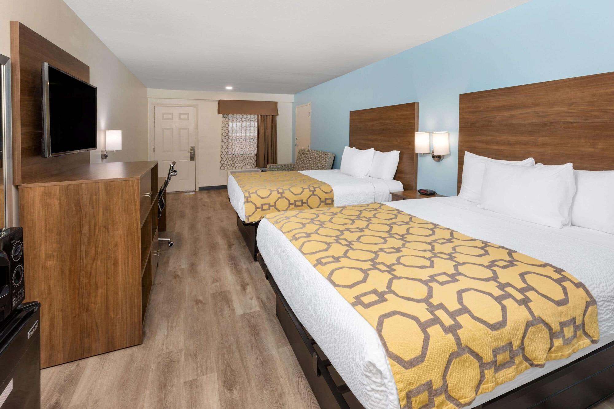 Baymont By Wyndham Biloxi - Ocean Springs Motel Exterior photo