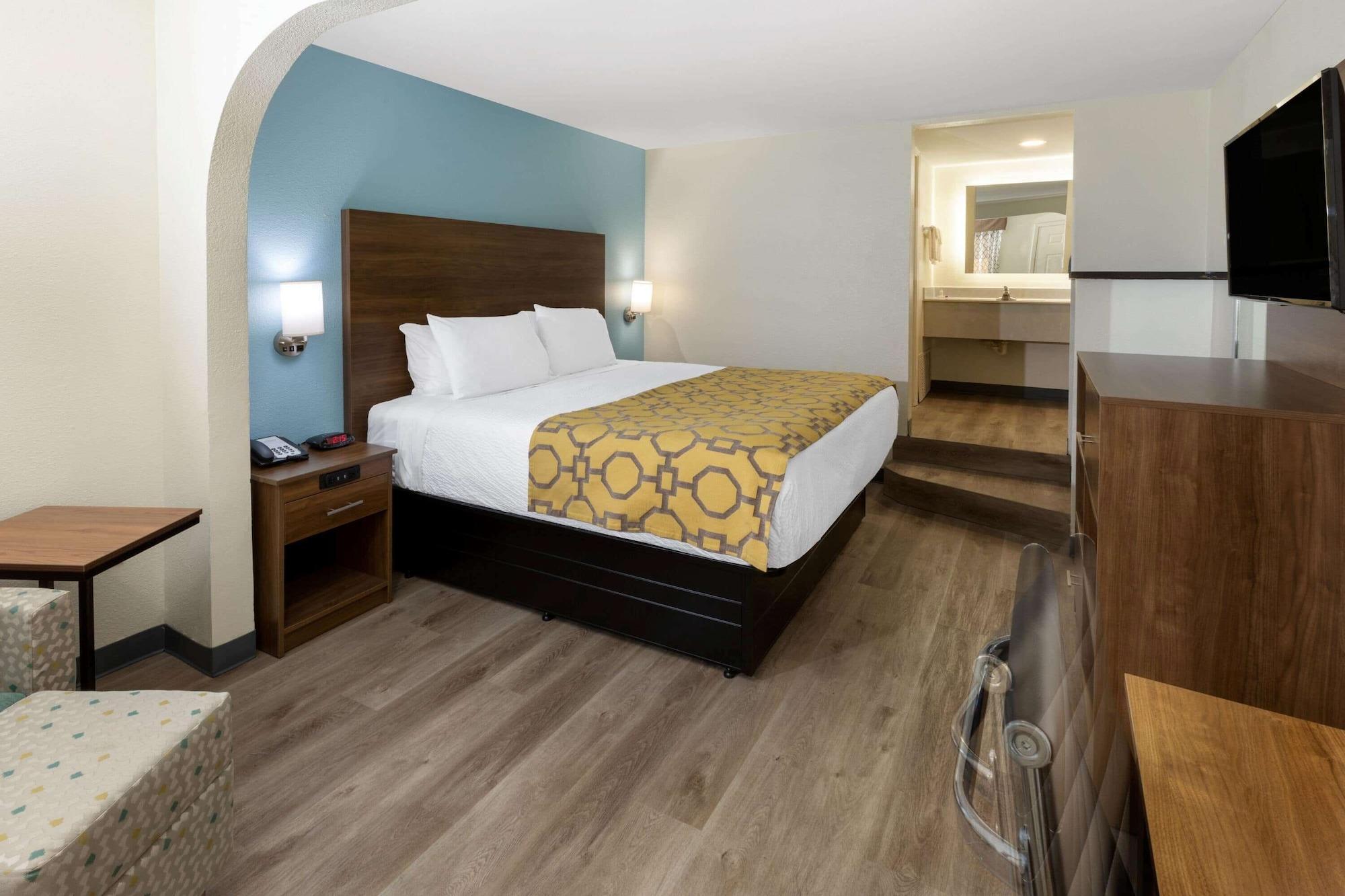 Baymont By Wyndham Biloxi - Ocean Springs Motel Exterior photo